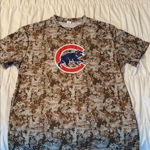 Chicago Cubs performance tee shirt